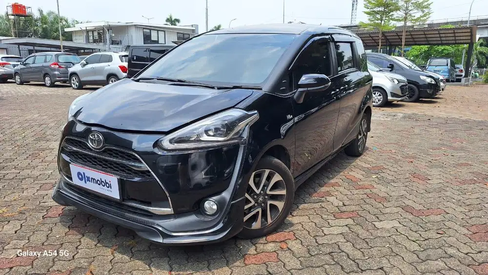 TDP 1 JUTA Toyota Sienta 1.5 Q Bensin-AT 2017 Orange C6VMA
