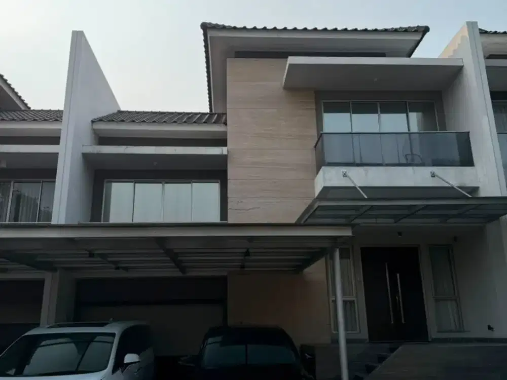 Rumah Golf Island, Violin,