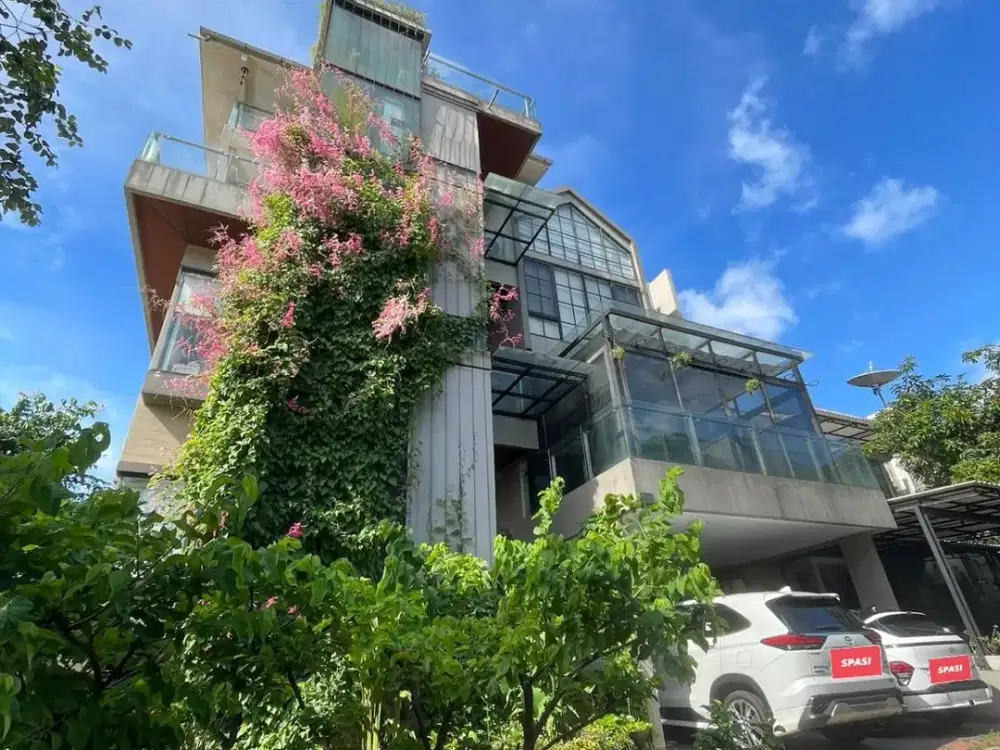 Dijual Rumah Mewah Semi Furnished Split Level dengan Lift Pribadi Dekat Tol dan Stasiun rawa buntu