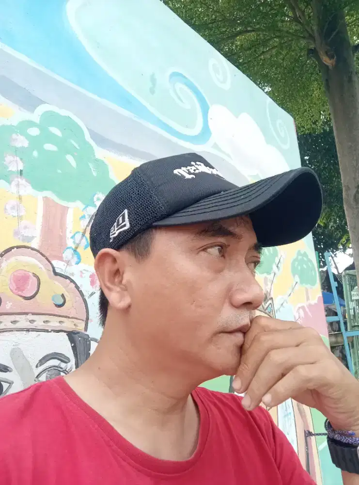 Topi merk DEMONCHIST