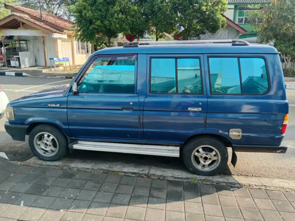 Dijual kijang super