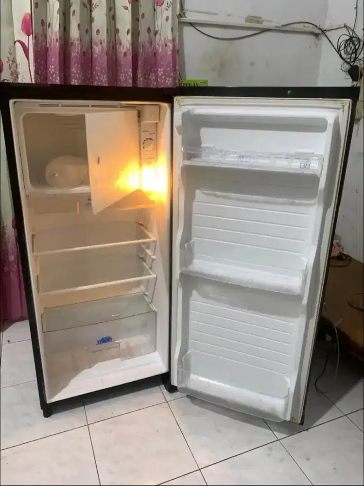 Kulkas Sanken 2 pintu