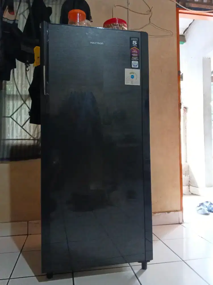 Kulkas Polytron 1 pintu