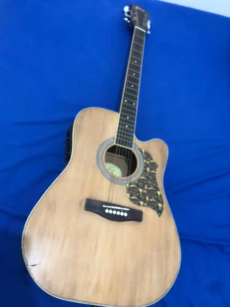 Gitar akustik electric