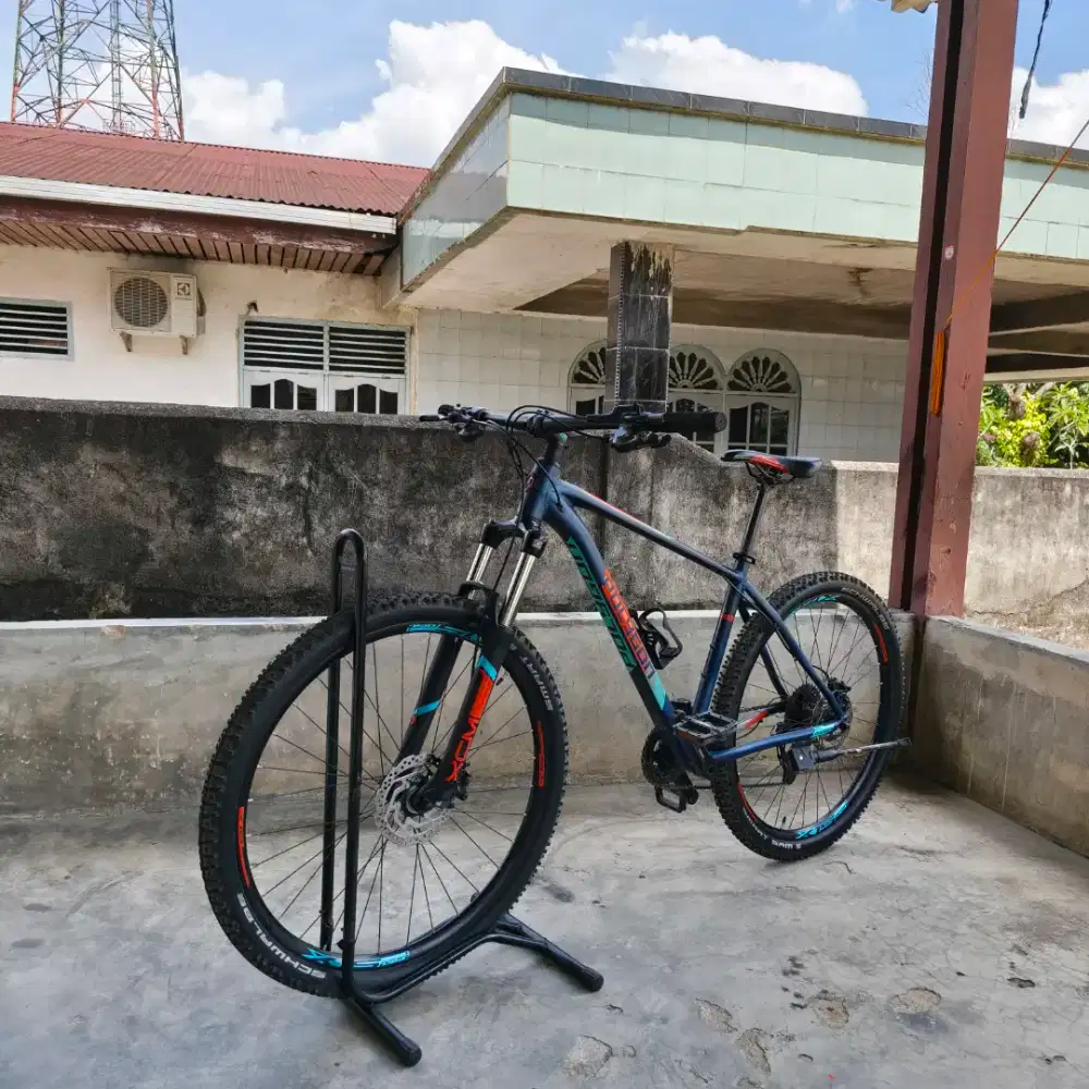 Sepeda polygon XTRADA 5 kondisi Mulus like new banget