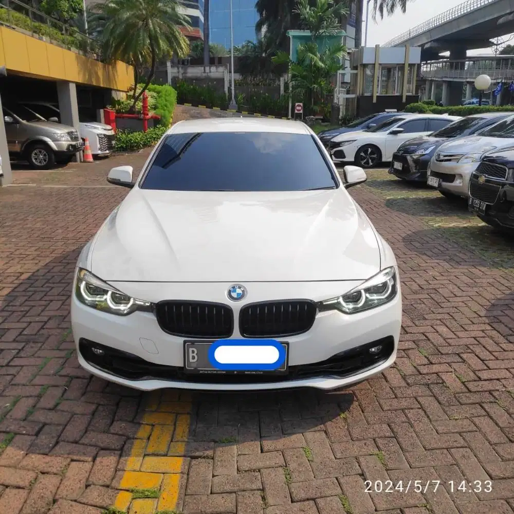 BMW 320i Sport Shadow