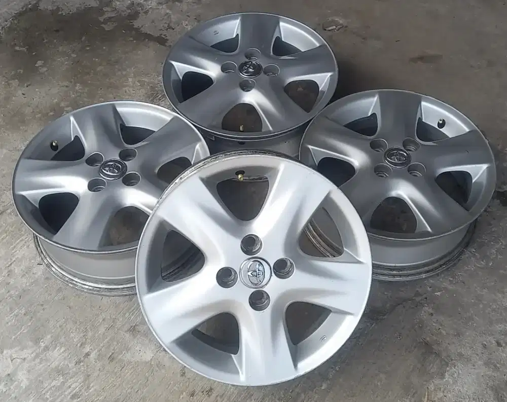 Vel Toyota yaris ring 15 pcd 4x100