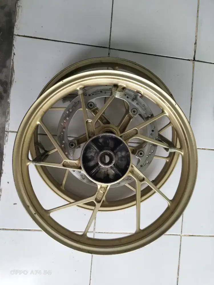 Velg Satria fu asli bawaan