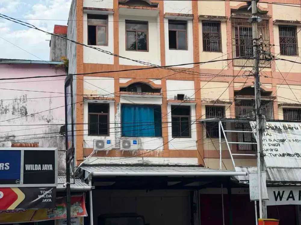 dijual ruko tiga lantai siap huni di tengah kota makassar jalan rusa
