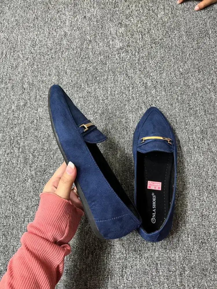 Di jual flatshoes ngosongin barang (sampel gratis dari t!kt0k)