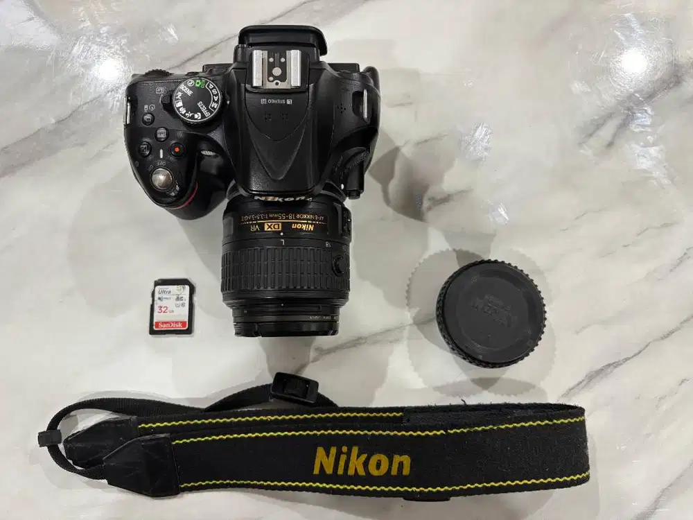 JUAL KAMERA DSLR NIKON D5200 + LENSA KIT