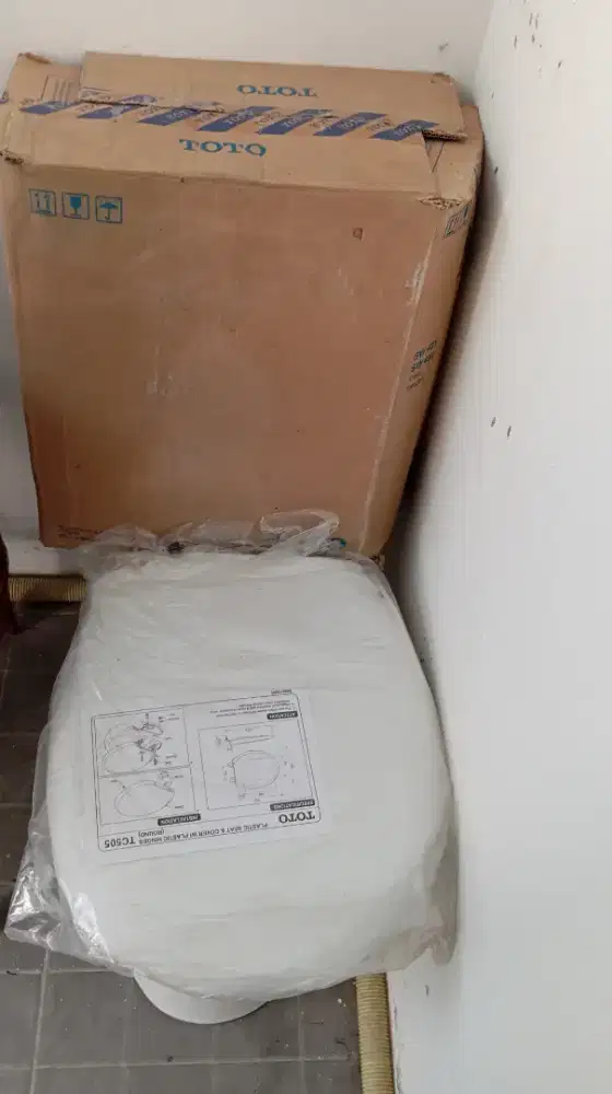 Toilet duduk toto
