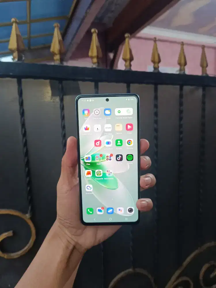 Vivo V27e 12/256