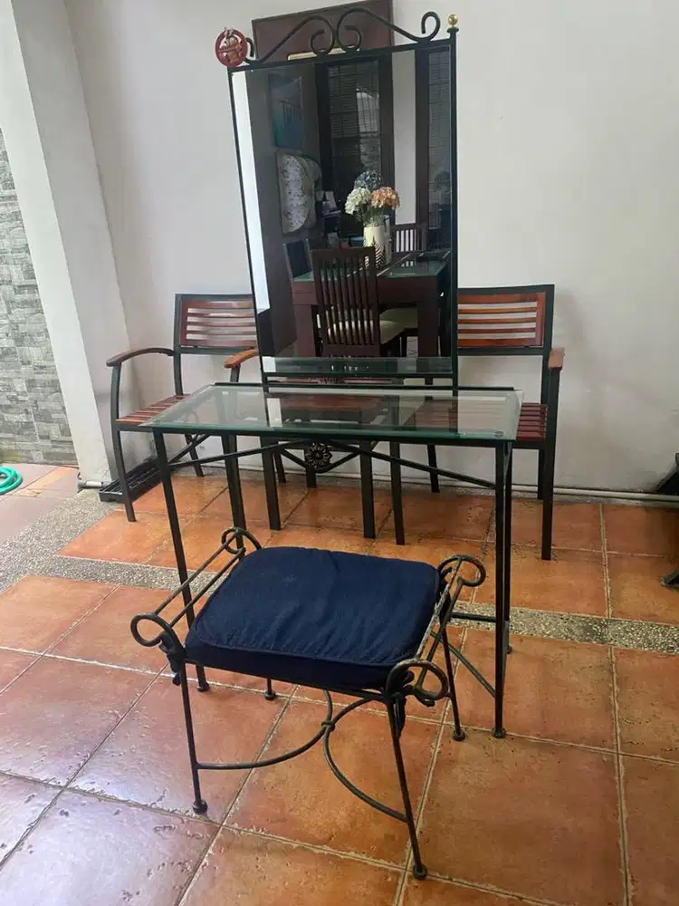 Di jual meja rias