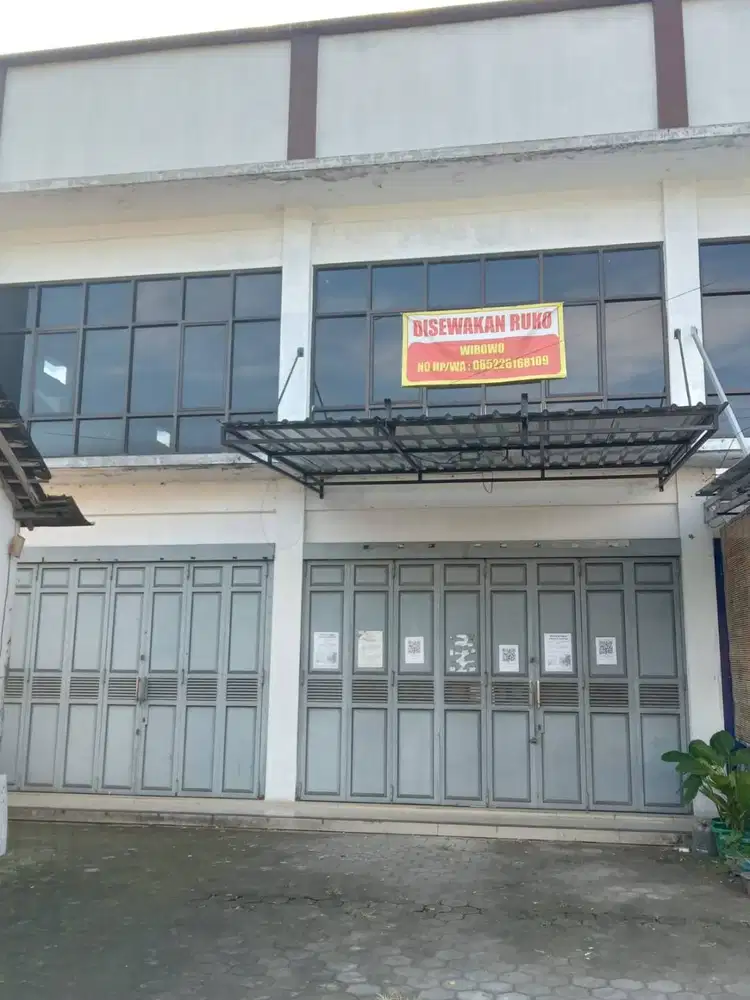 Disewakan ruko 2 lt dgn parkir luas & lokasi strategis di Boyolali