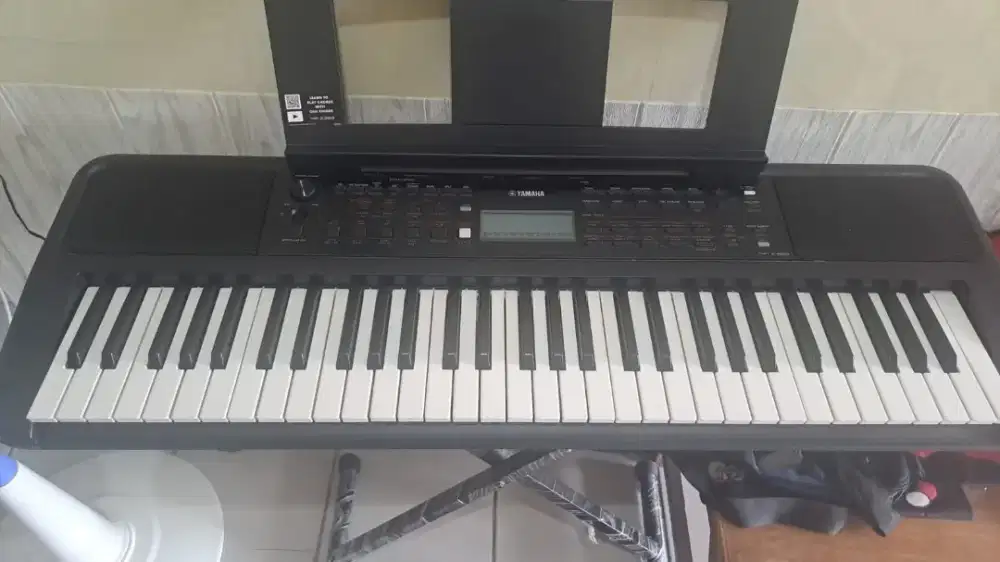 Keyboard Yamaha tipe PSRE 383