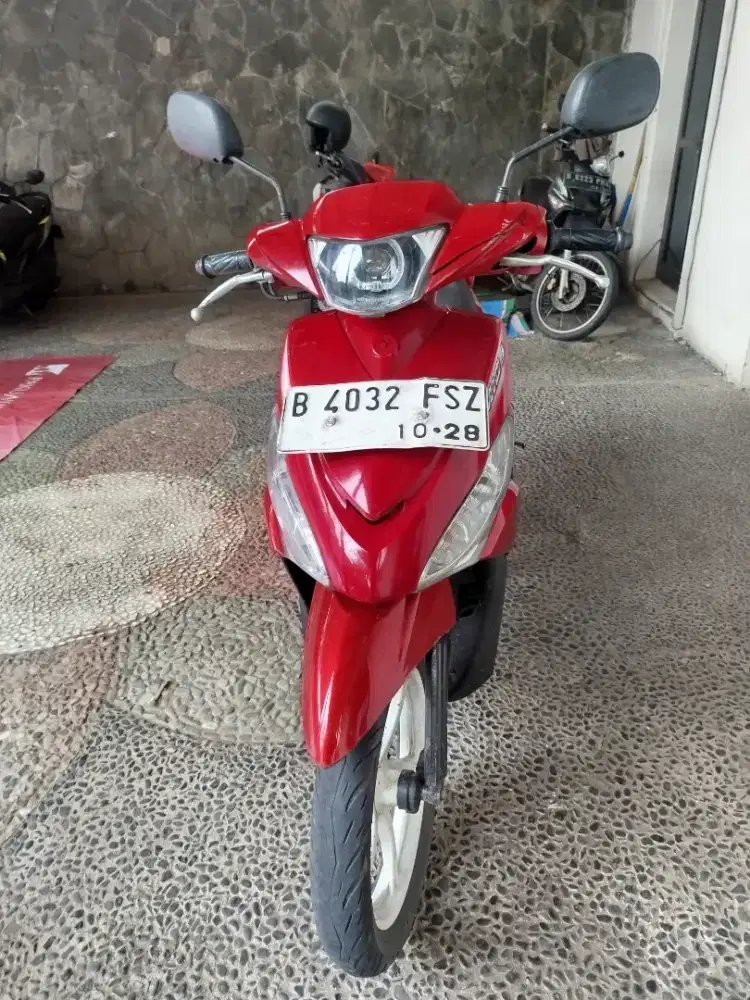 Yamaha Mio J  merah