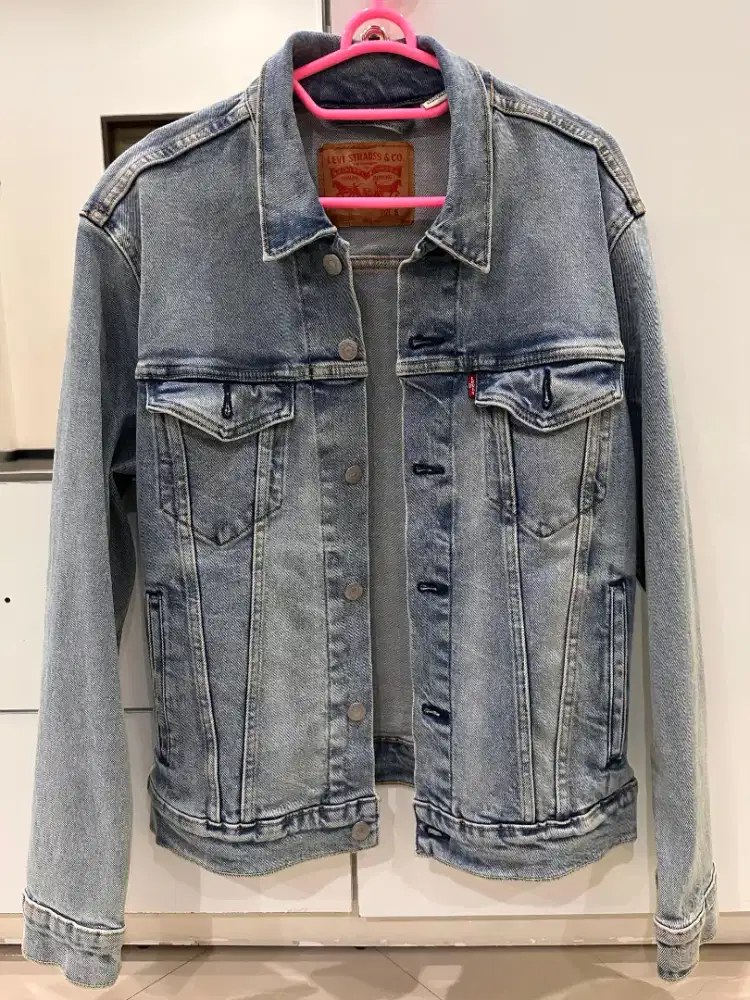 jaket denim levis trucker jacket, size S, barang baru, original