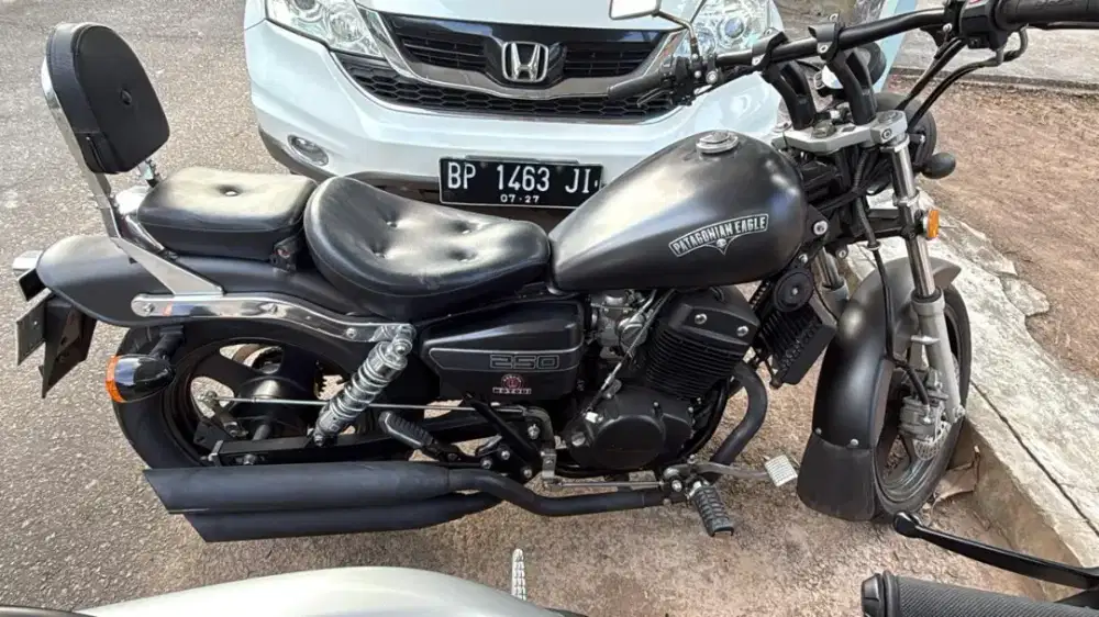 Benelli pe 250 taun 2023