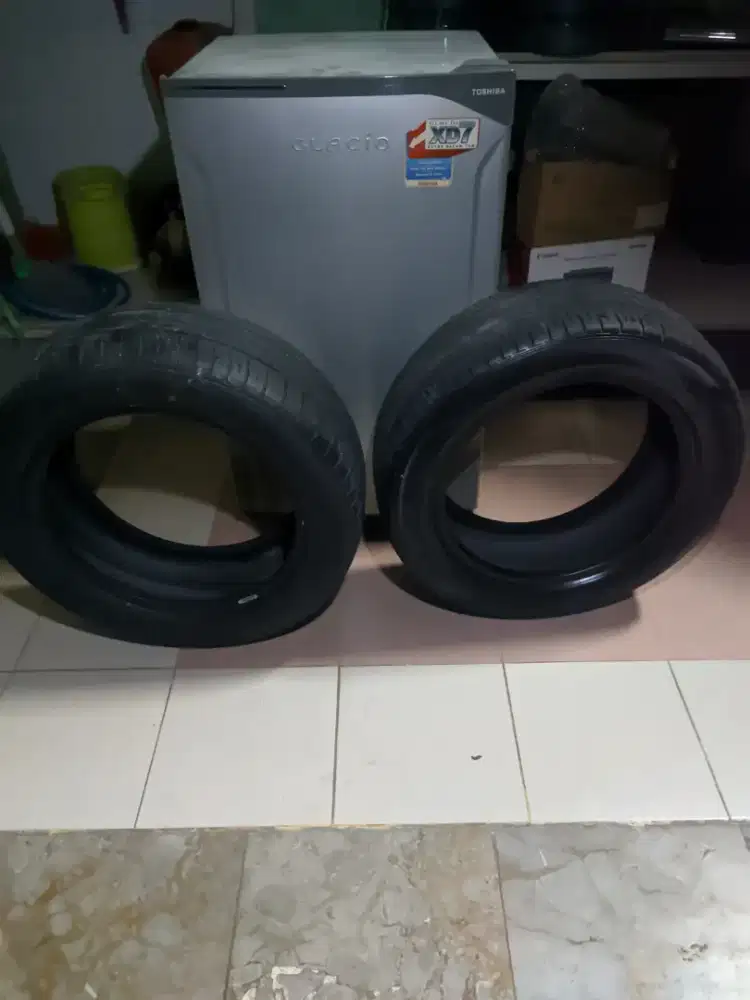 Sepasang Ban Dunloop 205/55 R16