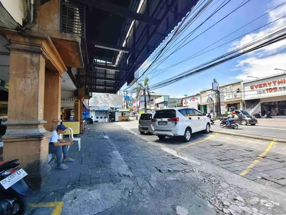 Gedung strategis ex supermarket gatot subroto tengah denpasar bali