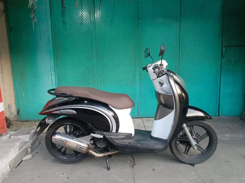 scoopy 2011 mesin sehat bagus body mulus