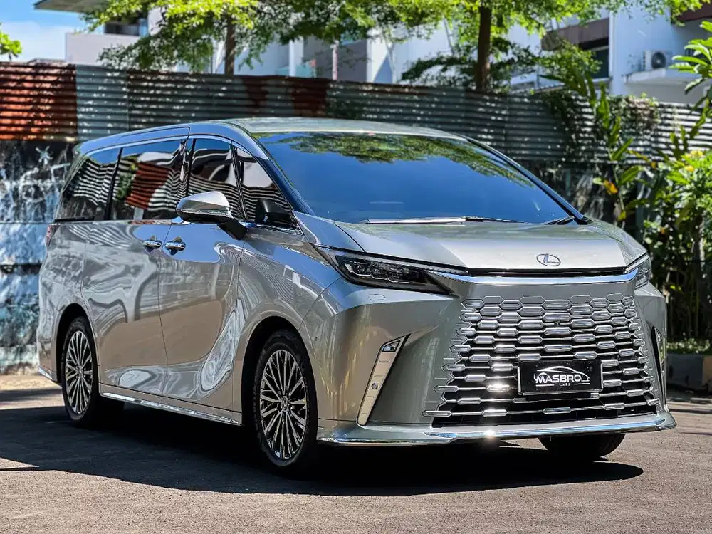 Lexus LM350h 7seater 2024