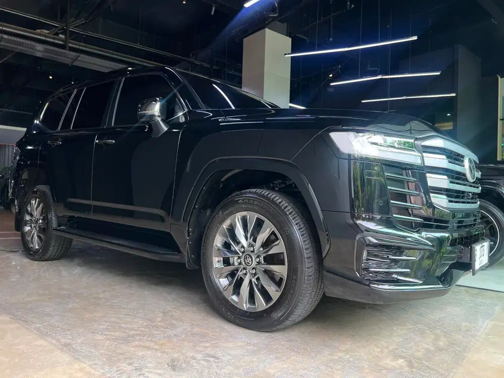 TOYOTA Land Cruiser 300 VX-R 2023