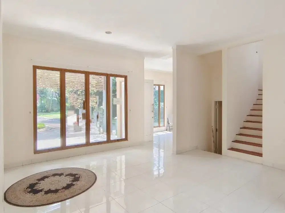 Dijual Rumah Cantik Rapih Strategis 2 Lantai Dekat Fresh Market Bintaro di Sektor 9 Bintaro Tangsel Lr-10956