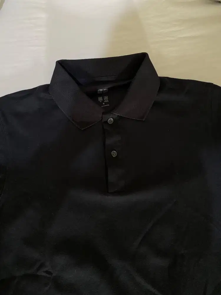 Uniqlo Pique Polo Hitam size M