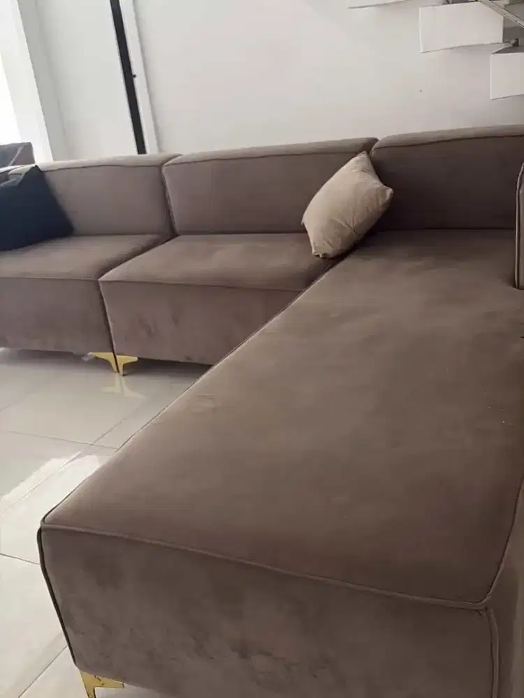 sofa ruang tamu nyaman