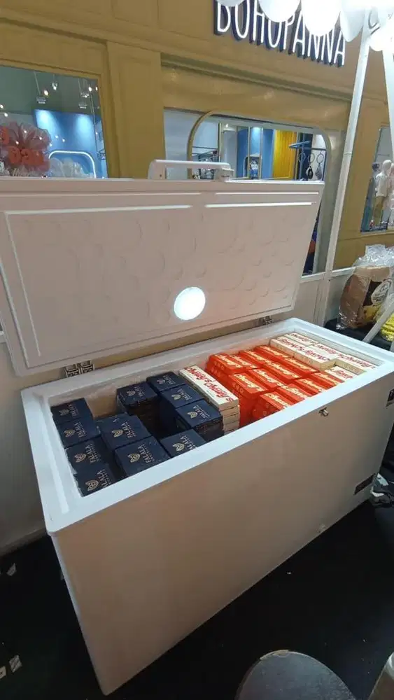 Jual cepat freezer 1x pakai aja