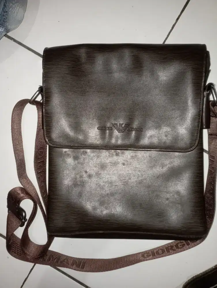 Armani exchange,tas kantor,kondisi 80%,jual 300k