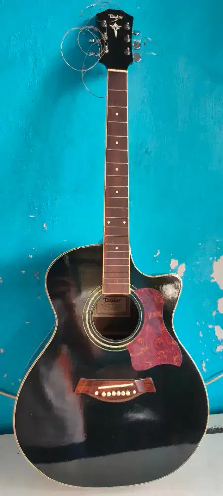 Gitar Taylor Jumbo Bonus Tas