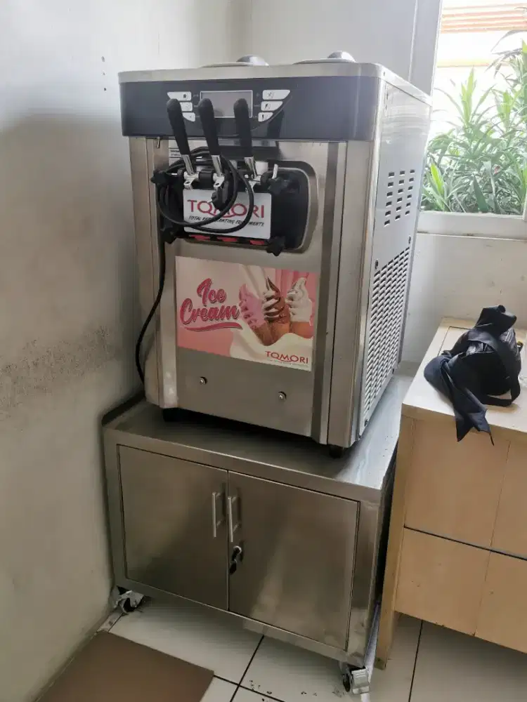 Tomori Mesin Ice Cream 3 Kran+Meja Full Stainless