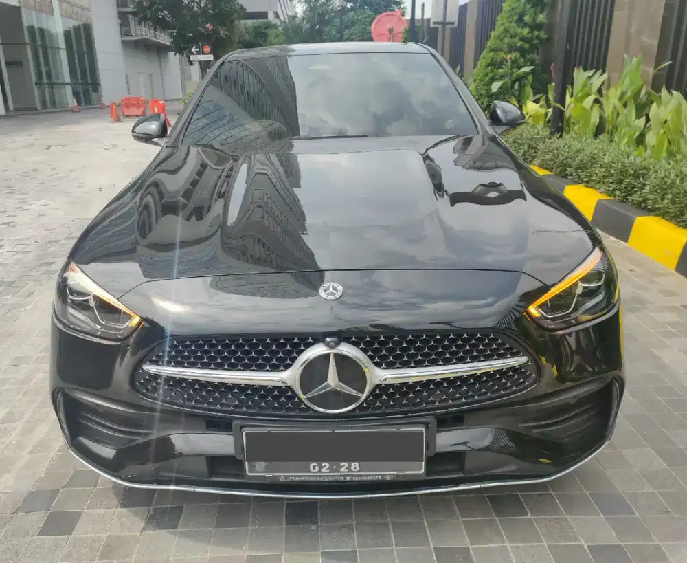 Dijual Mercedes Benz C300 AMG 2023