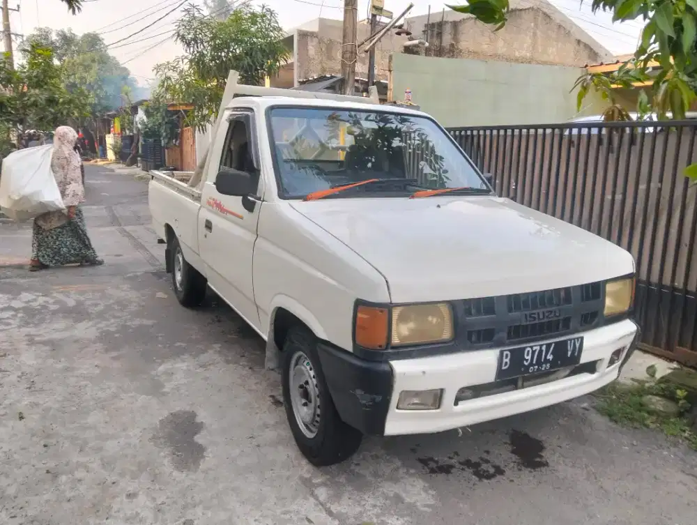 Isuzu panther pick up th 2006