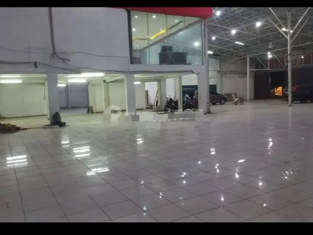 DiSewa Gudang Ex Showroom Jurumudi Lokasinya strategis