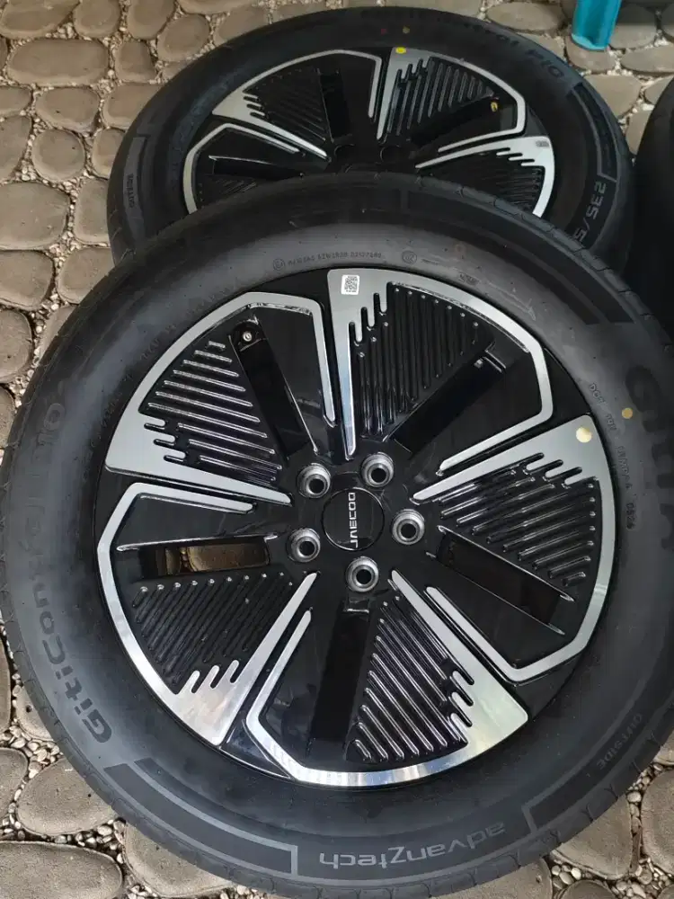 Velg dan Ban R18 OEM bawaan Jaecoo J5