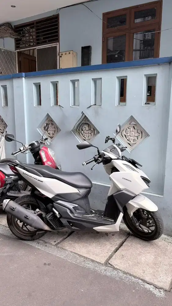 Vario 160CBS Putih Doff