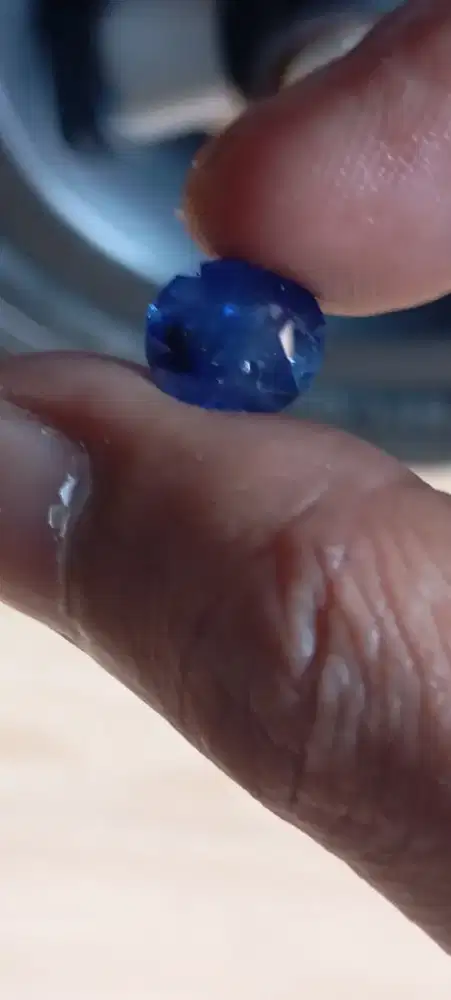 Natural Vivid Blue Sapphire 5.09 ct