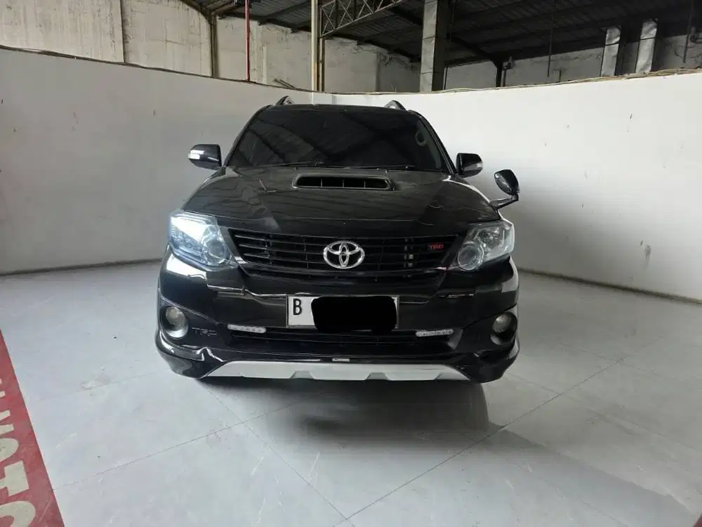 Toyota Fortuner G VNT 2.5 diesel AT ( Matic ) 2013 Hitam plat genap