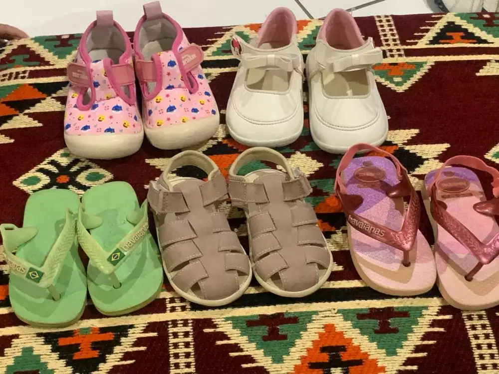 JUAL SEPATU ANAK LAKI DAN PEREMPUAN
