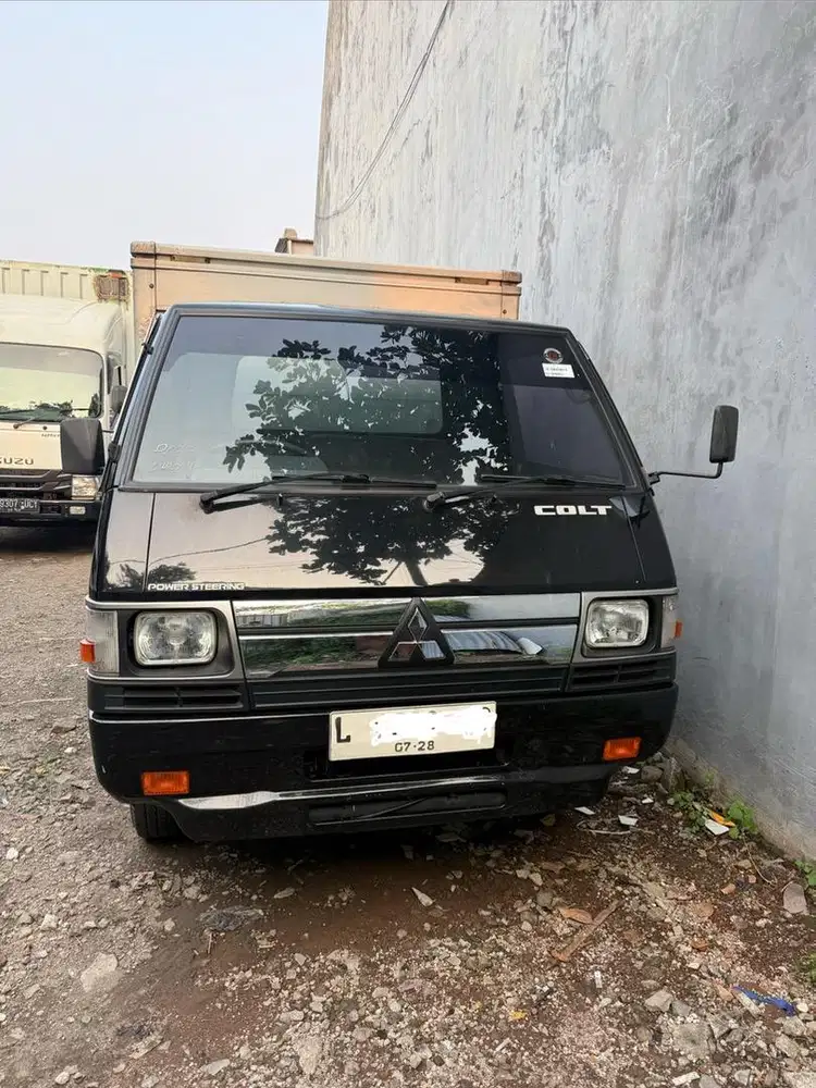 L 300 2023 Istimewa