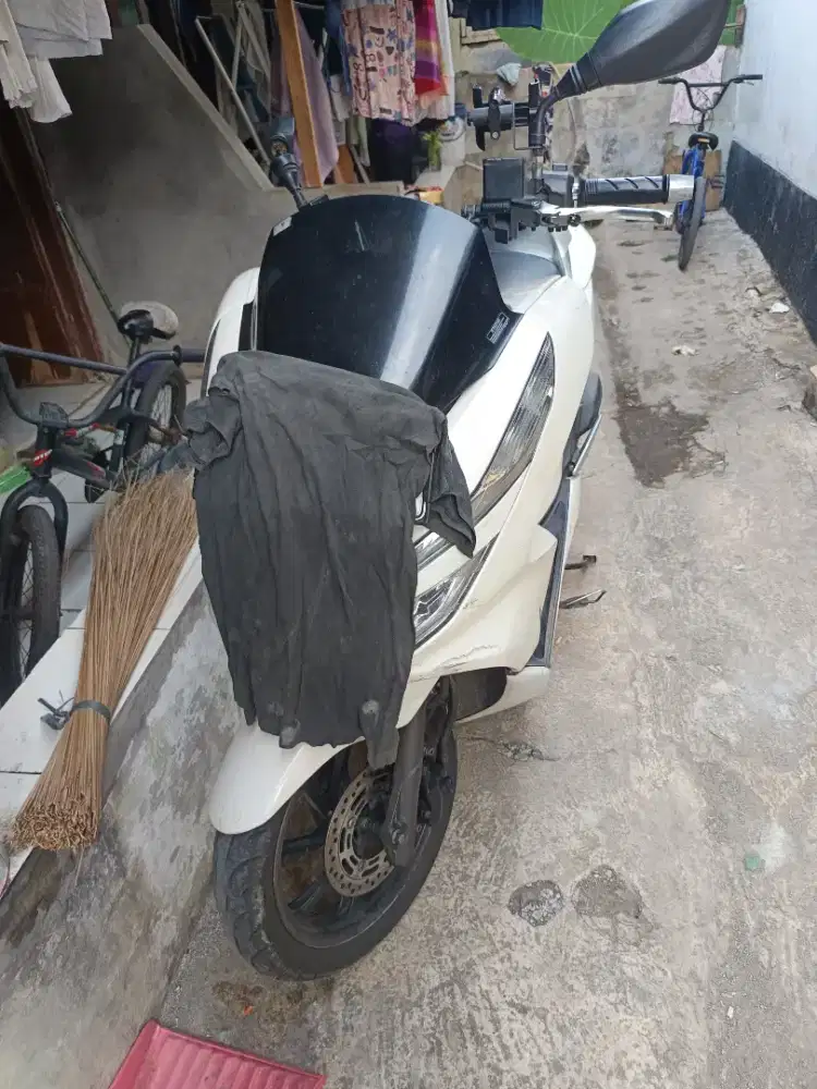 PCX 150 ABS warna putih