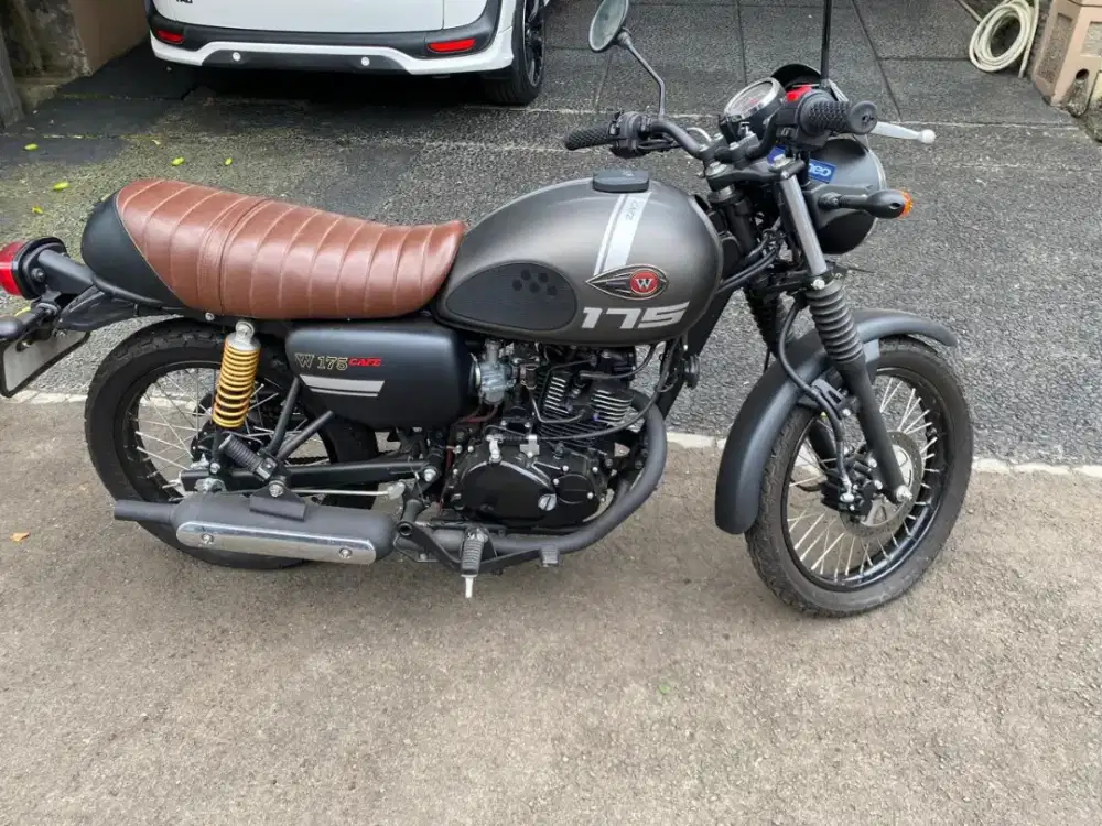 Kawasaki w 175 cafe km rendah baru jalan 411