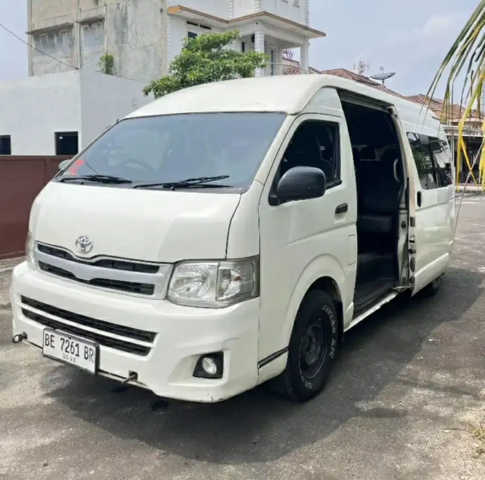 Hiace comuter 2012 km 130 pribadi bkn Pt