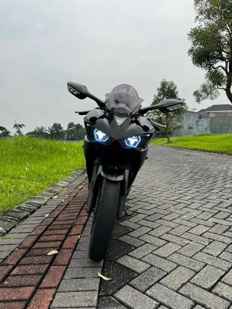 Jual R25 hitam 2017