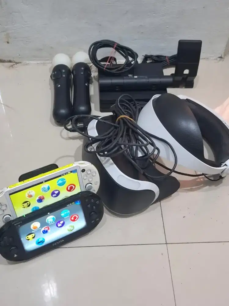 Borong aja edisi beresin rumah PS VR + PS vita