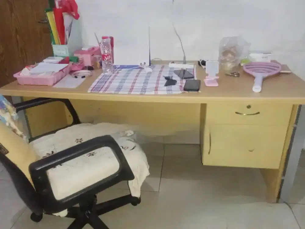 meja kerja / meja belajar